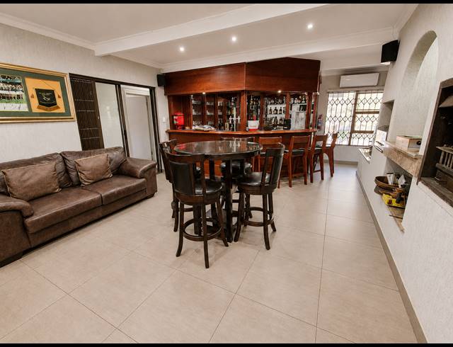 8 BEDROOM HOUSE FOR SALE IN MANTEVREDE